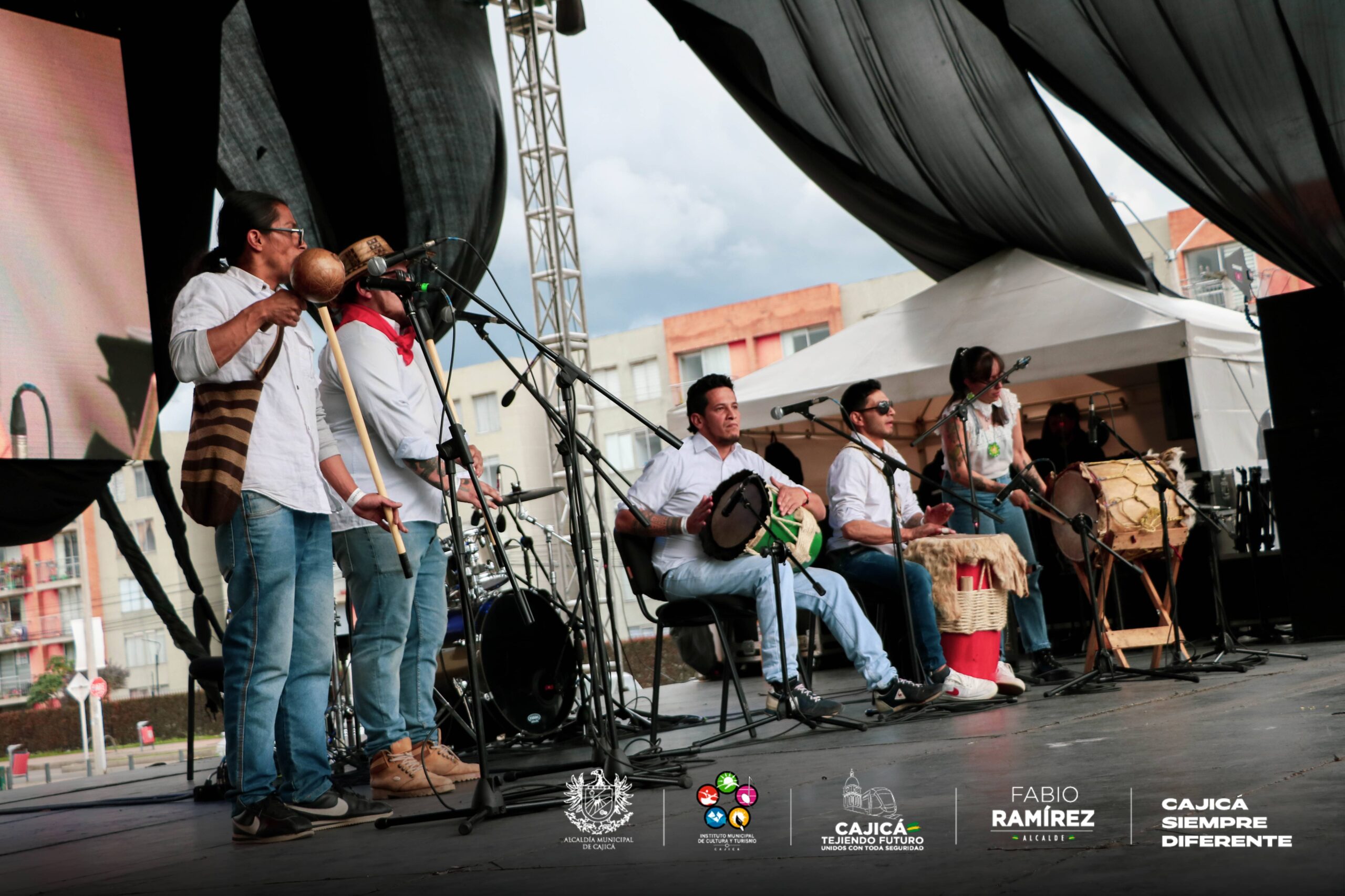 Festival de LLanera y Musica Tradicional Colombiana (8)
